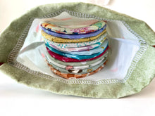 Load image into Gallery viewer, Cloth Easter Eggs
